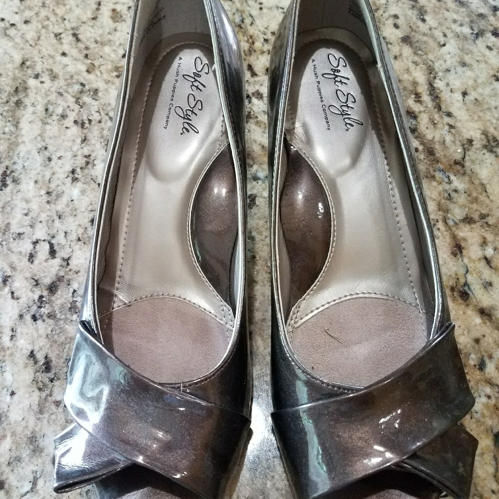 Soft Style Hush Puppies Brown kitten heel shoes